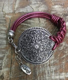 BEAUTIFUL BRACELET WITH METAL PLATE OF FLORAL PATTERNS